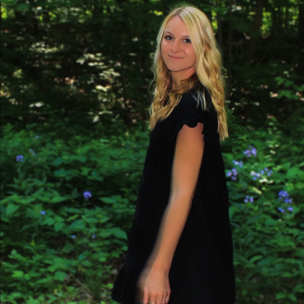 Meet your Posher, Alexia